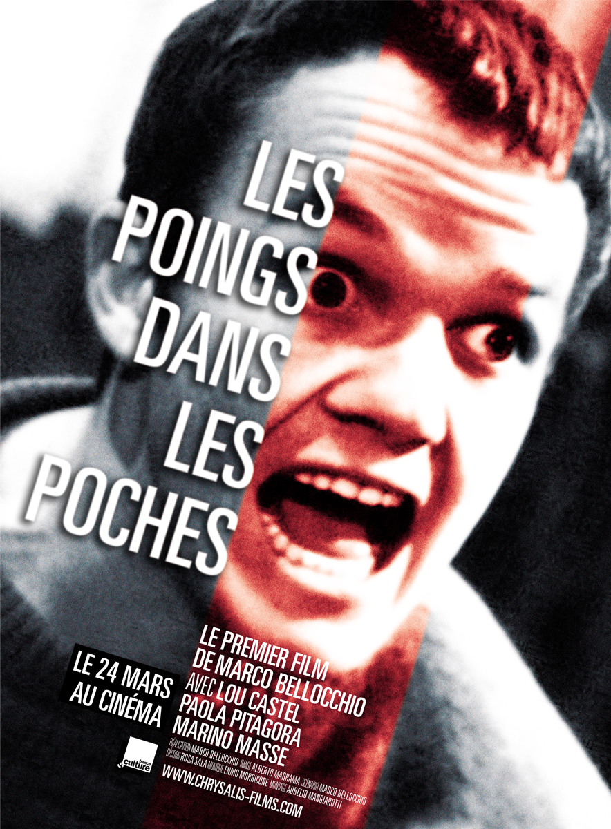 Les poings dans les poches